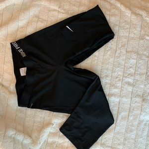 Nike Women’s Cropped Compression Pants